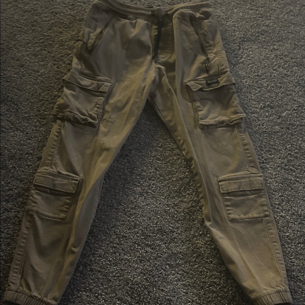 Hollister men’s cargo joggers